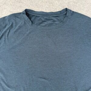 Vuori Strato Tech Tee Shirt Men's Large Short Sleeve Performance Athleisure READ